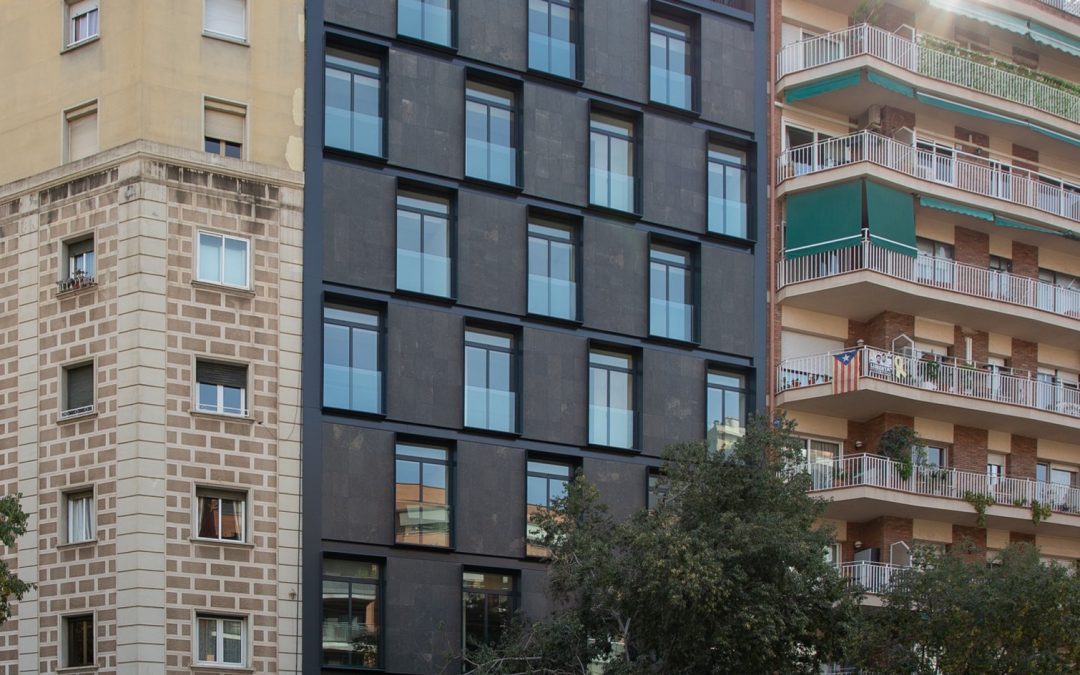 Finalizamos la rehabilitación de un edificio catalogado en Barcelona